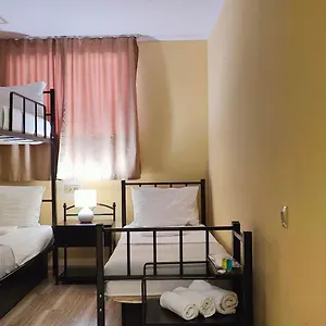 https://luxury-hostel-tbilisi.alltbilisihotels.com